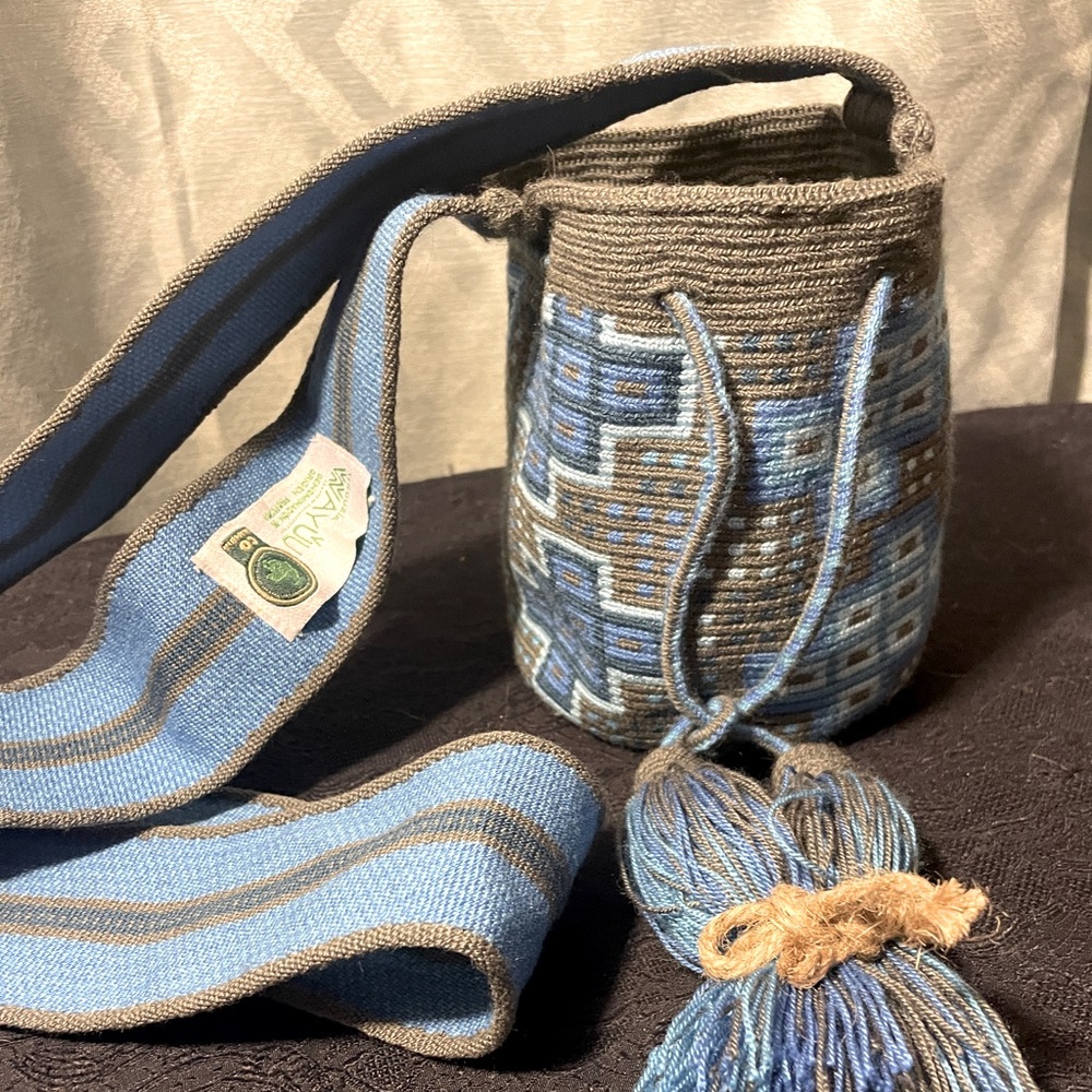 Beautiful, New without Tags, mini authentic Wayuu bag!